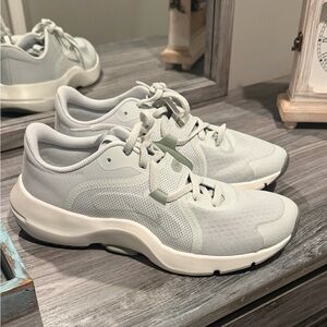 Nike Women's Light Sage In-Season TR 13Athletic Sneakers